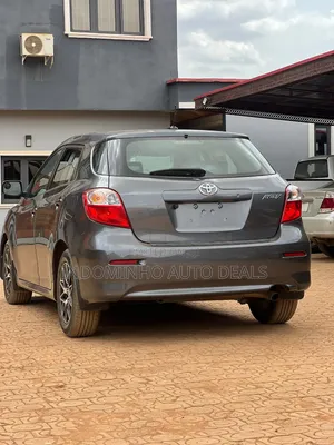 Toyota Matrix L Hatchback FWD (1.8L 4cyl 5M) 2012 Gray