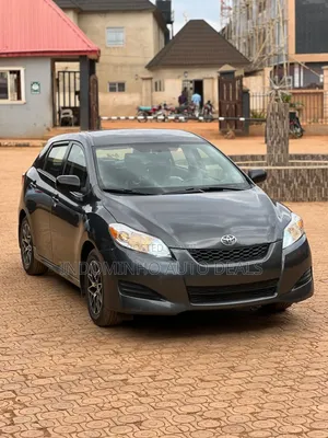 Toyota Matrix L Hatchback FWD (1.8L 4cyl 5M) 2012 Gray