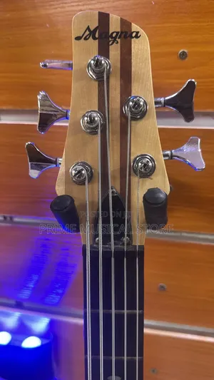 Magna Mh5 Active 5 Strings Bass Guitar