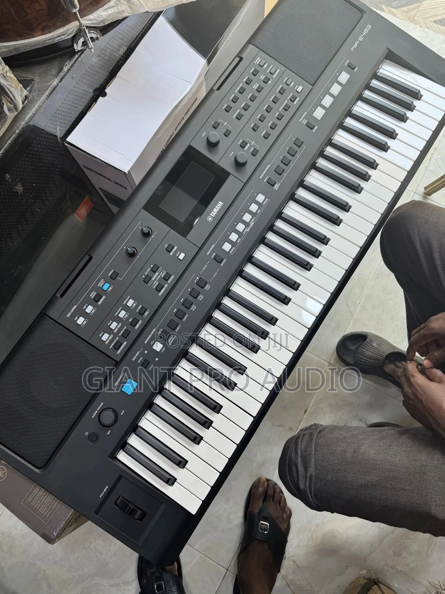 Yamaha PSR-E483 Keyboard