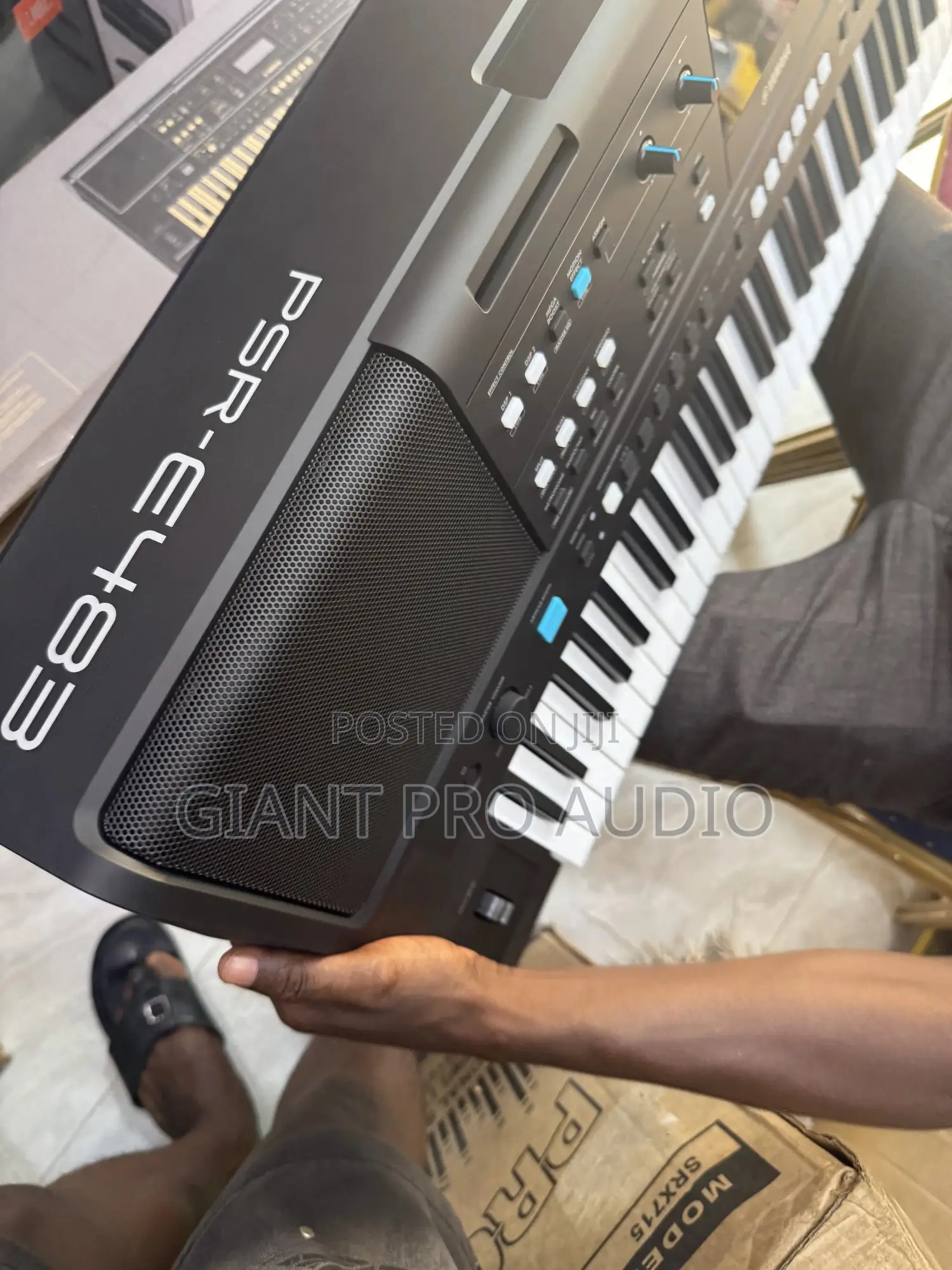 Yamaha PSR-E483 Keyboard