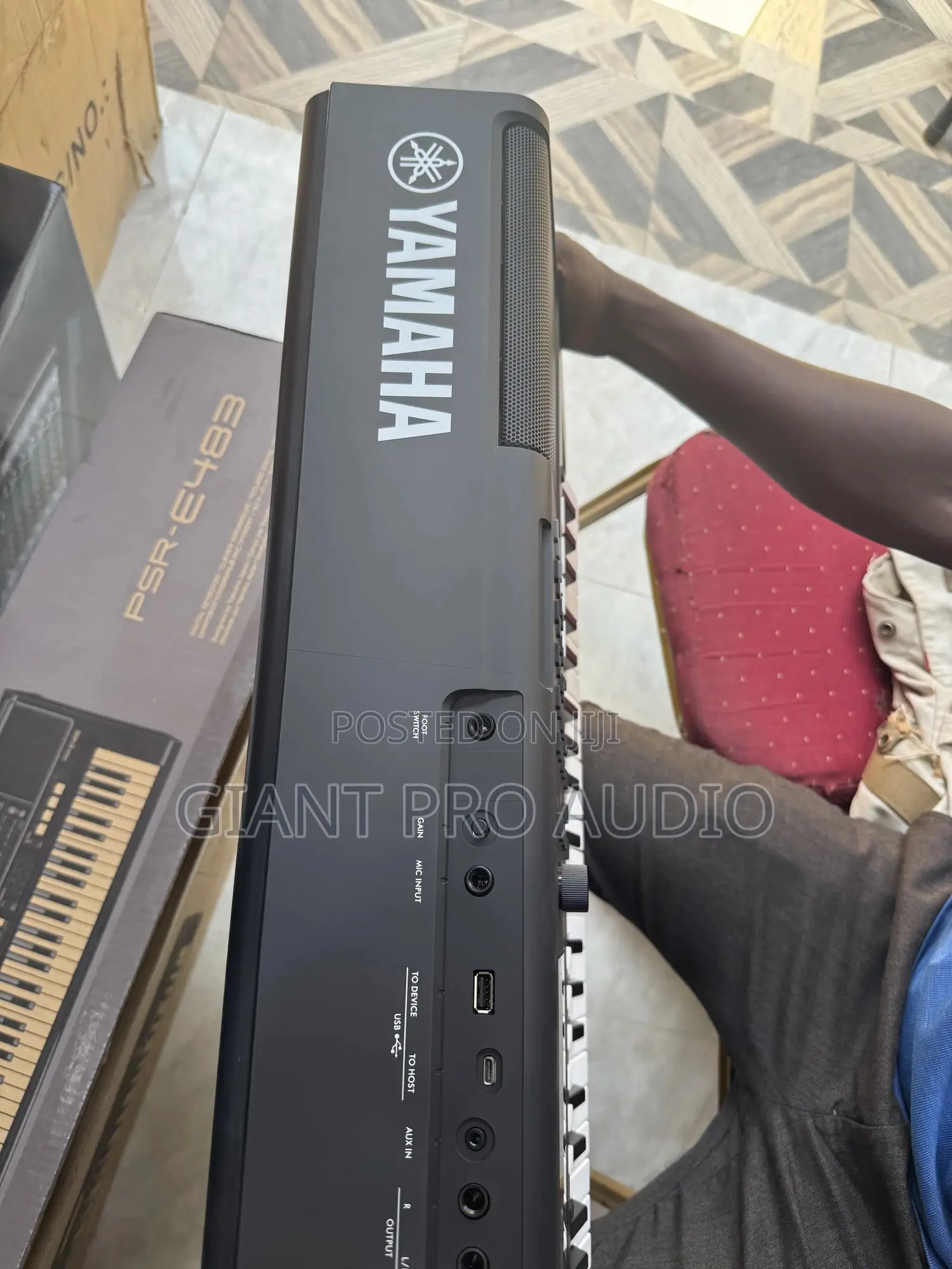 Yamaha PSR-E483 Keyboard