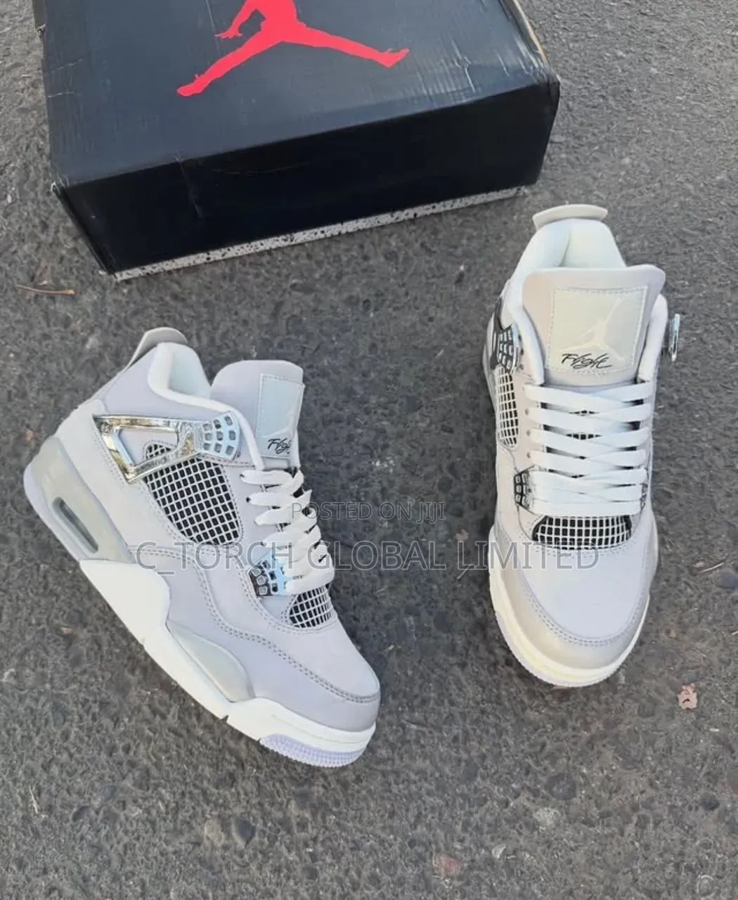 Air Jordan 4 Sneaker