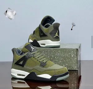 Air Jordan 4 Sneaker