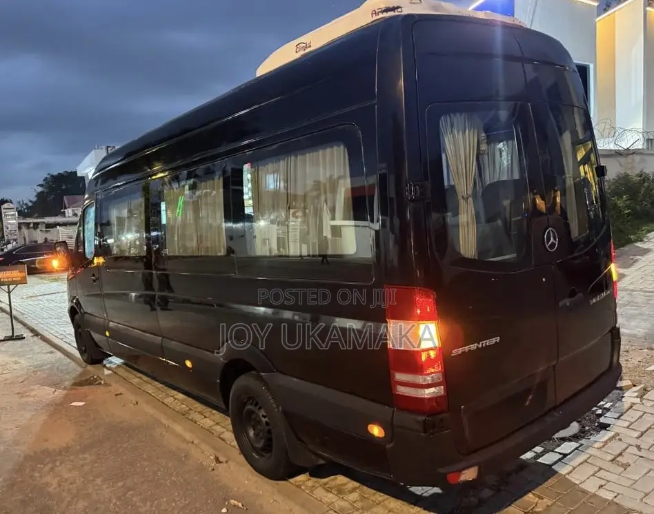 Mercedes-Benz Sprinter 2015 Black