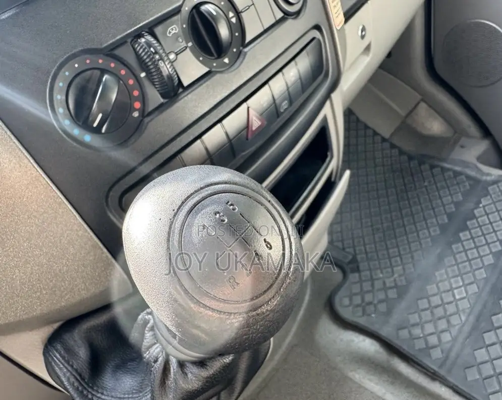 Mercedes-Benz Sprinter 2015 Black