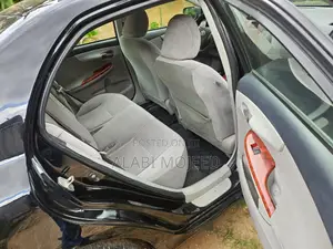 Toyota Corolla L 4dr Sedan (1.8L 4cyl 5M) 2012 Black