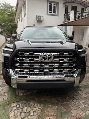 Toyota Tundra Platinum CrewMax 6.5' Bed 2023 Black