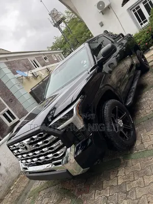 Toyota Tundra Platinum CrewMax 6.5' Bed 2023 Black