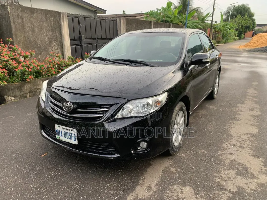 Toyota Corolla LE 4dr Sedan (1.8L 4cyl 4A) 2010 Black