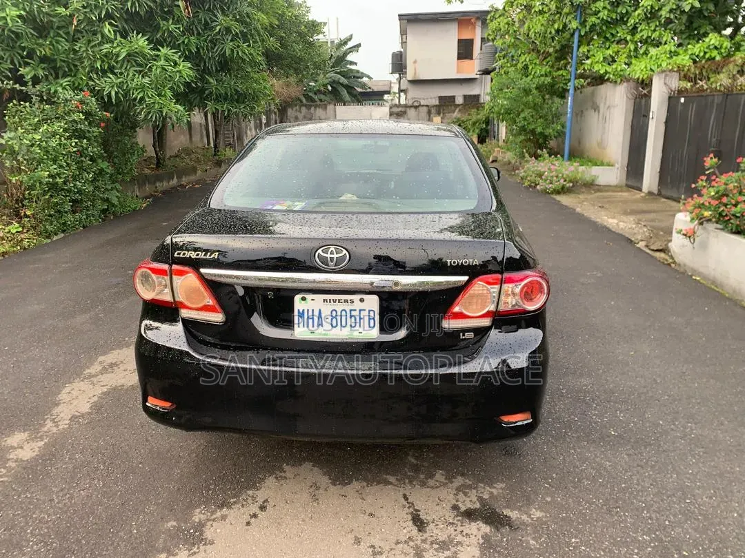 Toyota Corolla LE 4dr Sedan (1.8L 4cyl 4A) 2010 Black