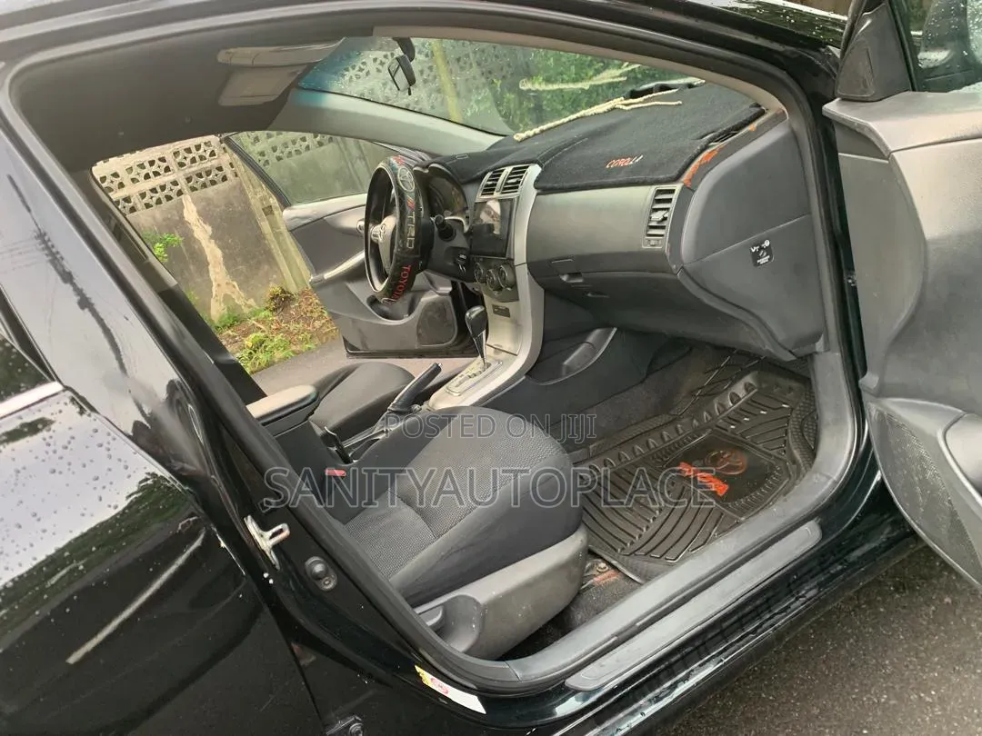 Toyota Corolla LE 4dr Sedan (1.8L 4cyl 4A) 2010 Black