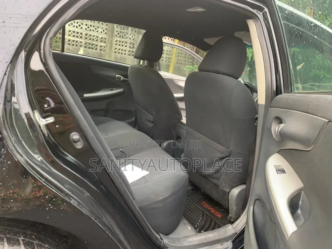 Toyota Corolla LE 4dr Sedan (1.8L 4cyl 4A) 2010 Black