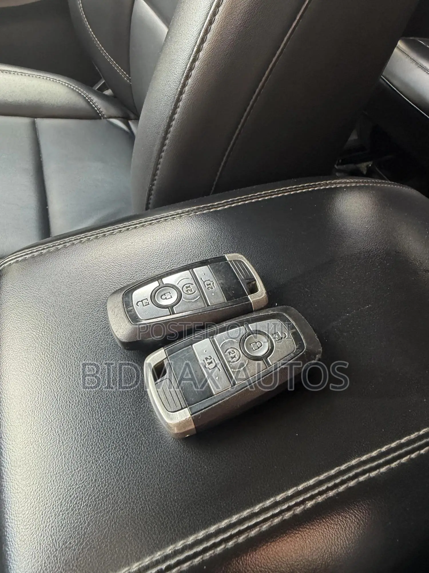 Ford Explorer XLT 2022 Gray