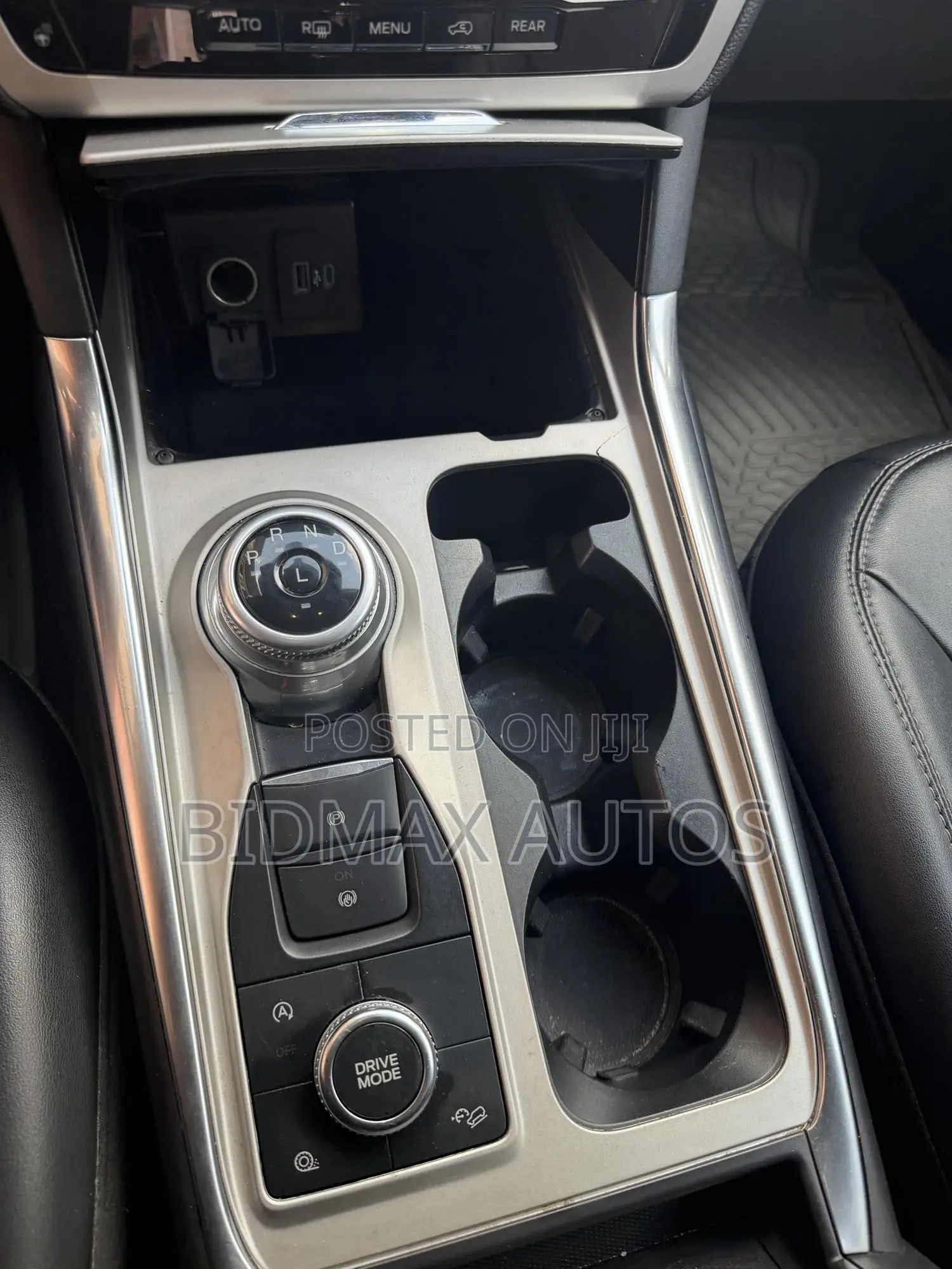 Ford Explorer XLT 2022 Gray