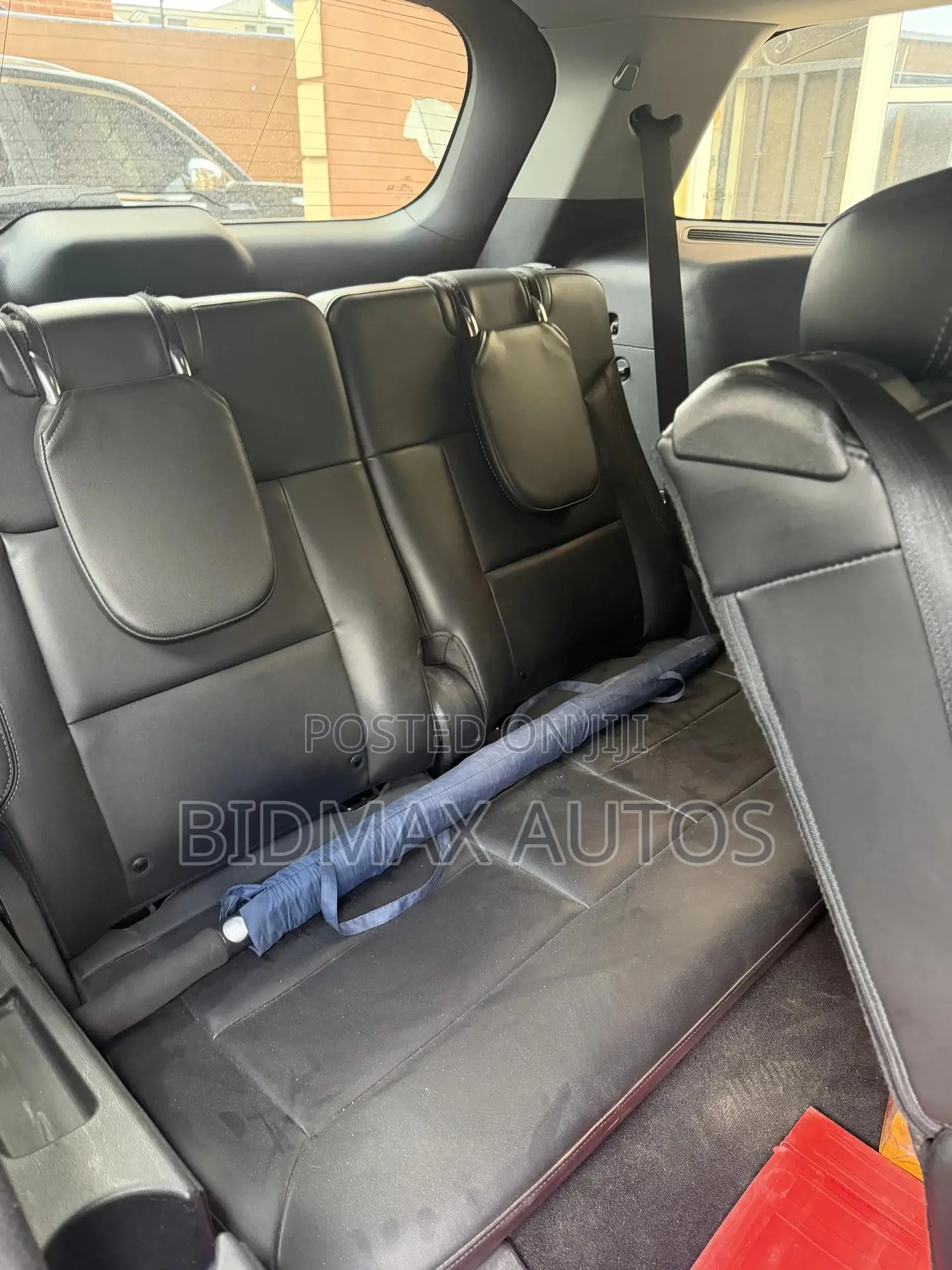 Ford Explorer XLT 2022 Gray