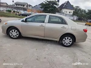 Toyota Corolla 2009 Gold