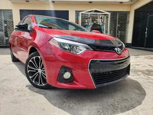 Toyota Corolla 2015 Red