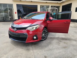 Toyota Corolla 2015 Red