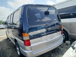 Toyota HiAce 2003 Green