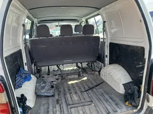 Toyota HiAce 2004 White