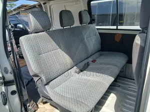 Toyota HiAce 2004 White