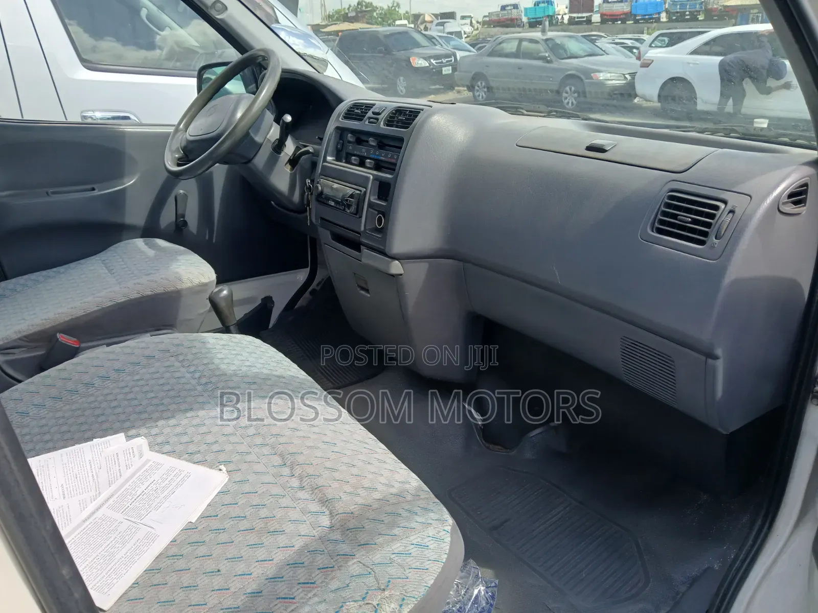 Toyota HiAce 2004 White