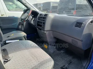 Toyota HiAce 2004 Blue