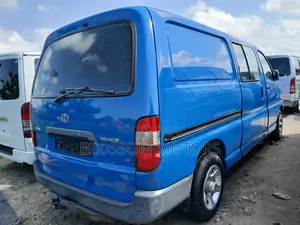Toyota HiAce 2004 Blue