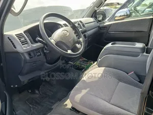 Toyota HiAce 2013 Black
