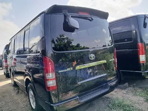 Toyota HiAce 2013 Black