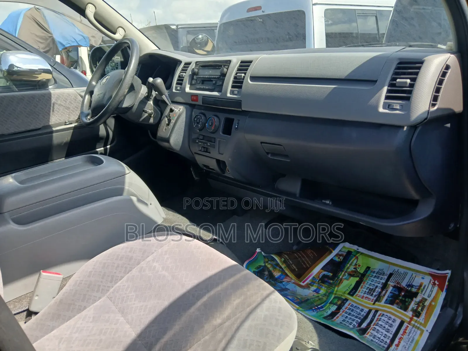 Toyota HiAce 2013 Black
