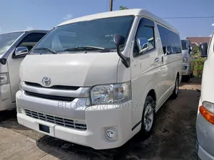 Toyota HiAce 2014 White
