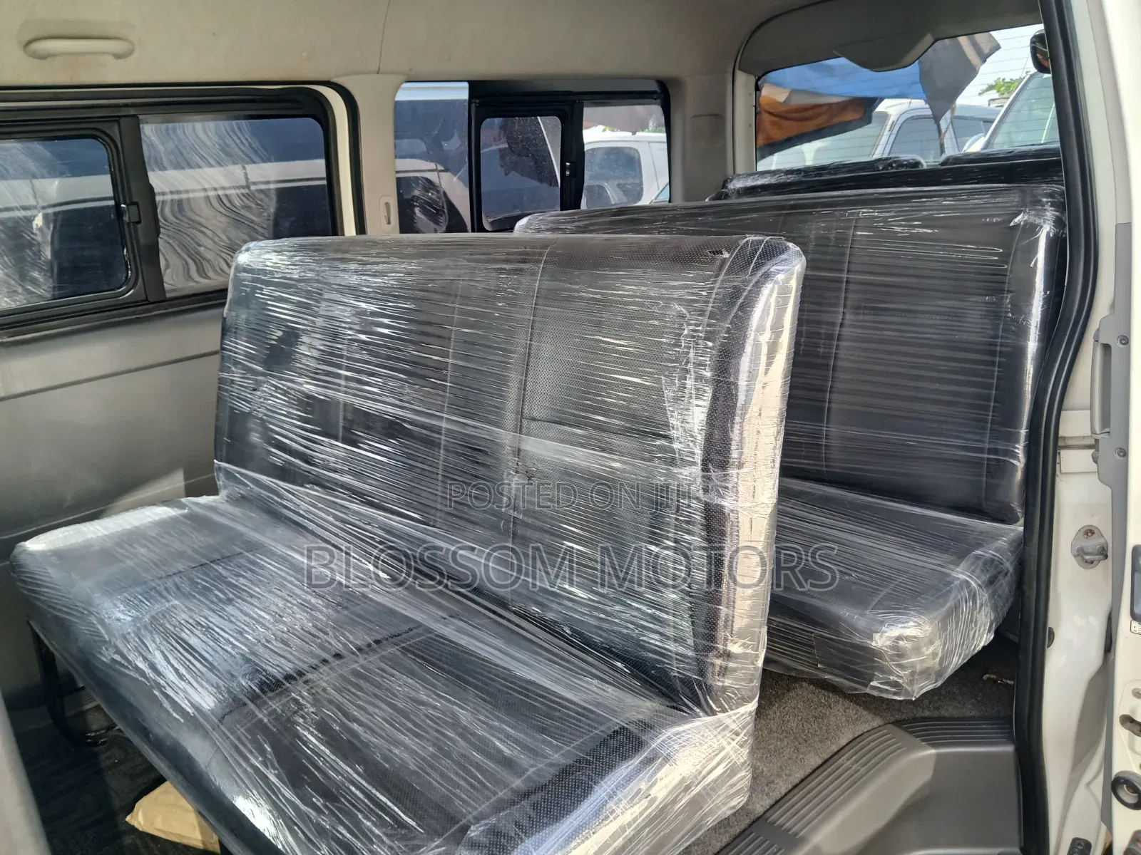 Toyota HiAce 2014 White
