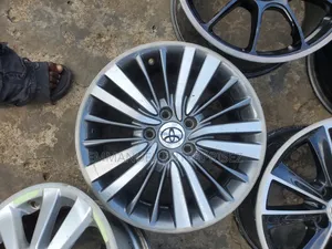 16 Inches Alloyed Wheels