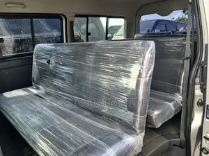 Toyota HiAce 2015 Silver