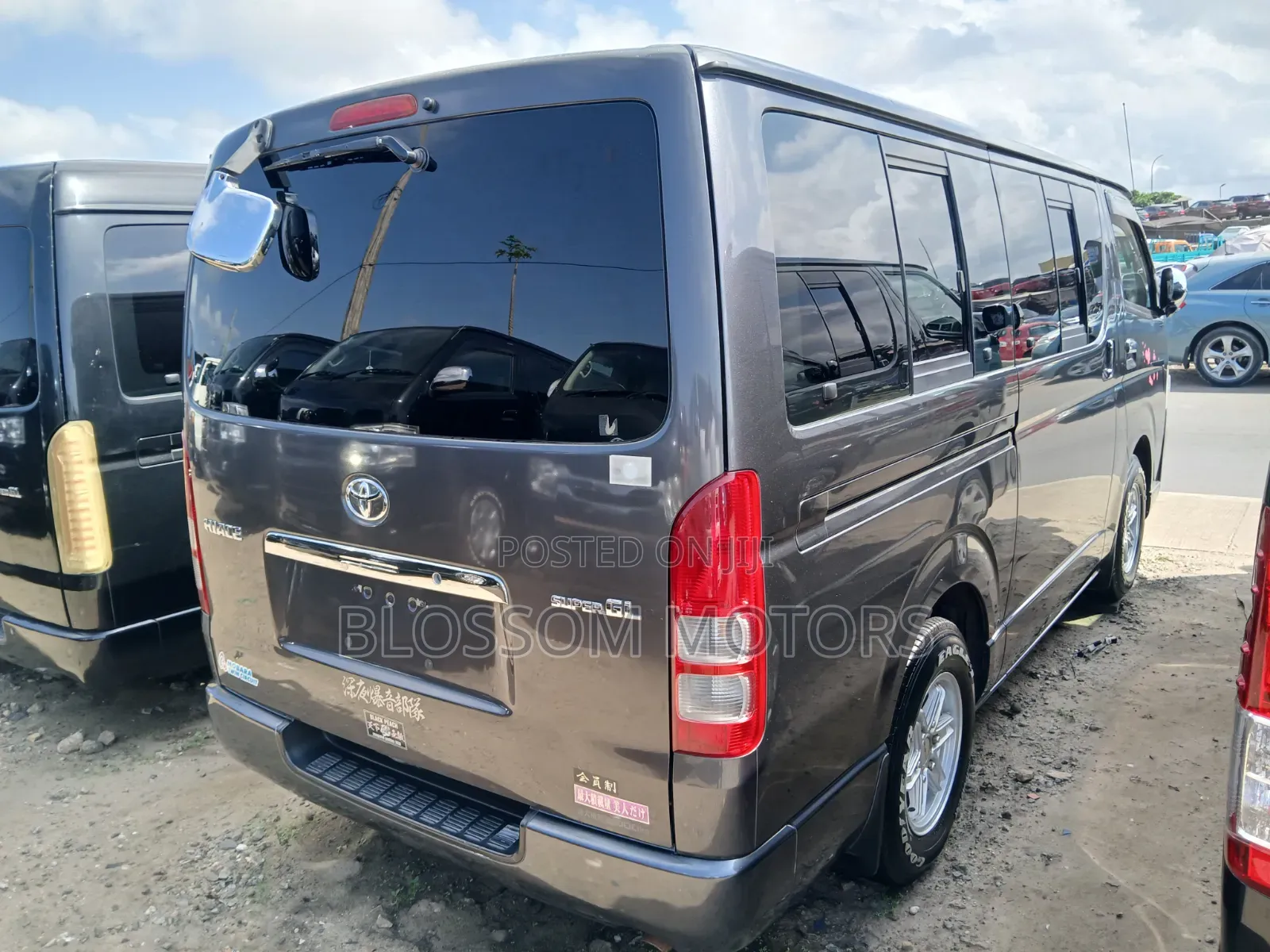 Toyota HiAce 2012 Grey