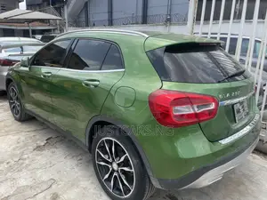 Mercedes-Benz GLA 250 2017 Green