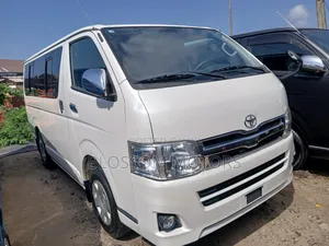 Toyota HiAce 2013 White