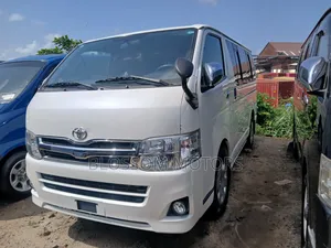 Toyota HiAce 2013 White