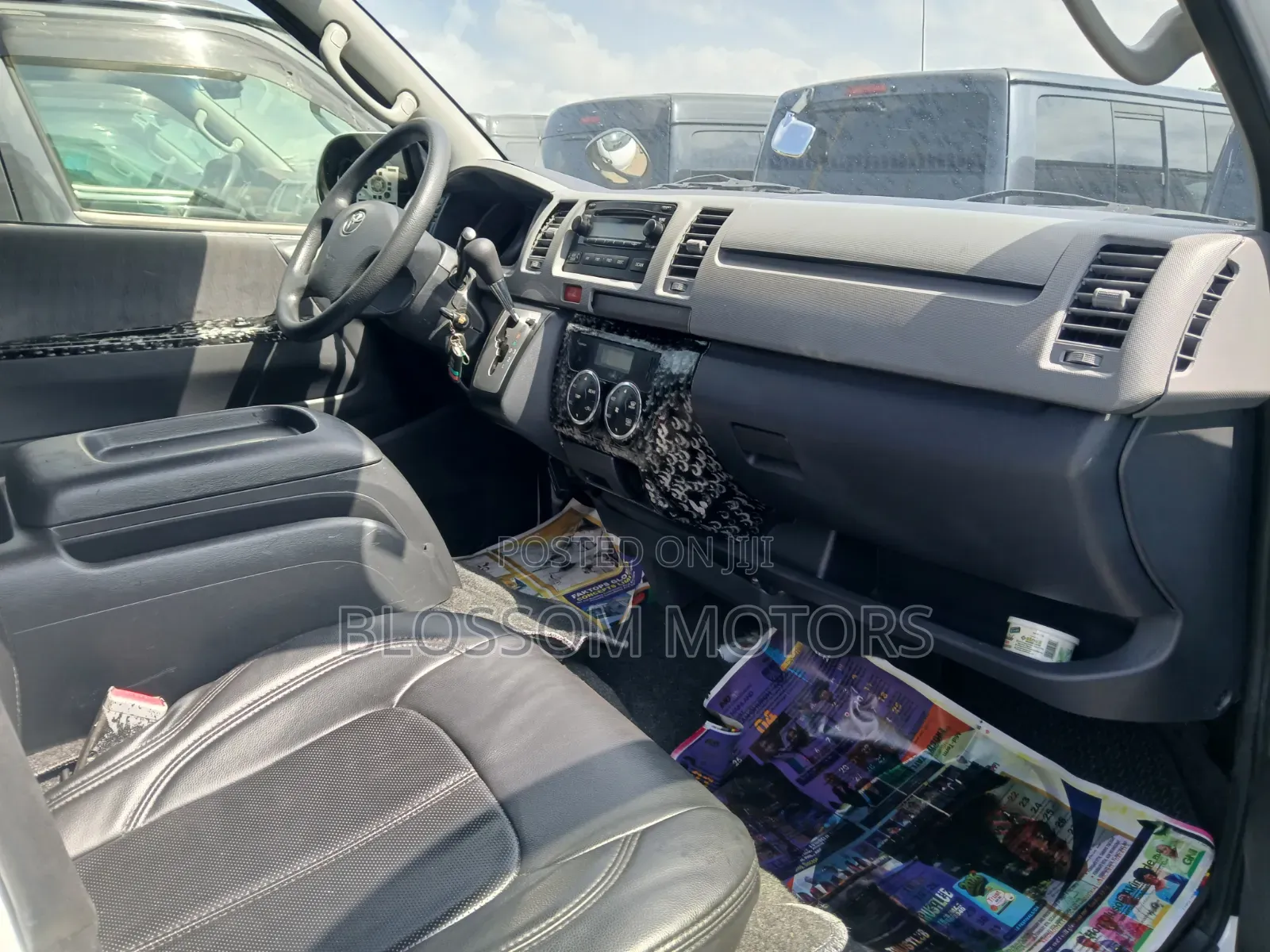 Toyota HiAce 2013 White