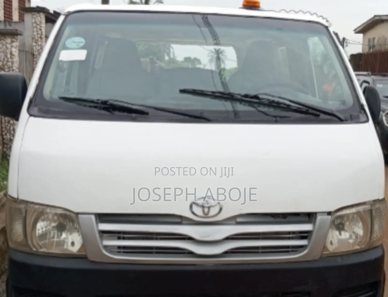 Toyota HiAce 2010 White