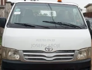 Toyota HiAce 2010 White