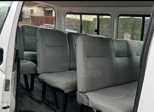 Toyota HiAce 2010 White