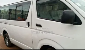 Toyota HiAce 2010 White