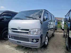 Toyota HiAce 2012 Silver