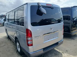 Toyota HiAce 2012 Silver