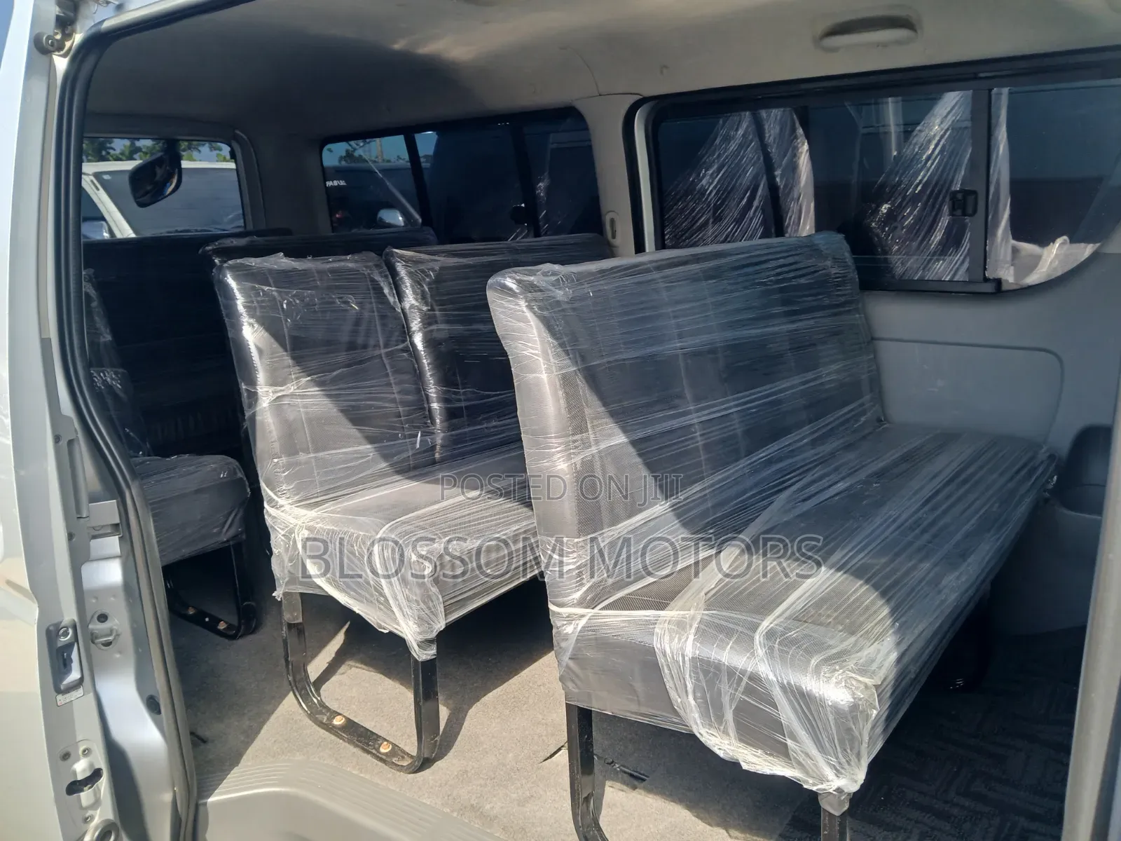 Toyota HiAce 2012 Silver
