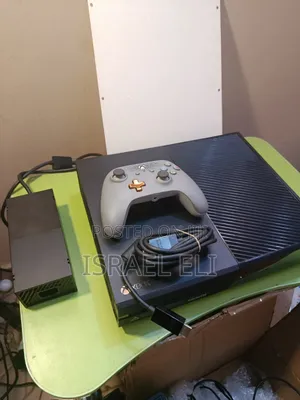 Clean Xbox One 500gb With Enhanced Controller