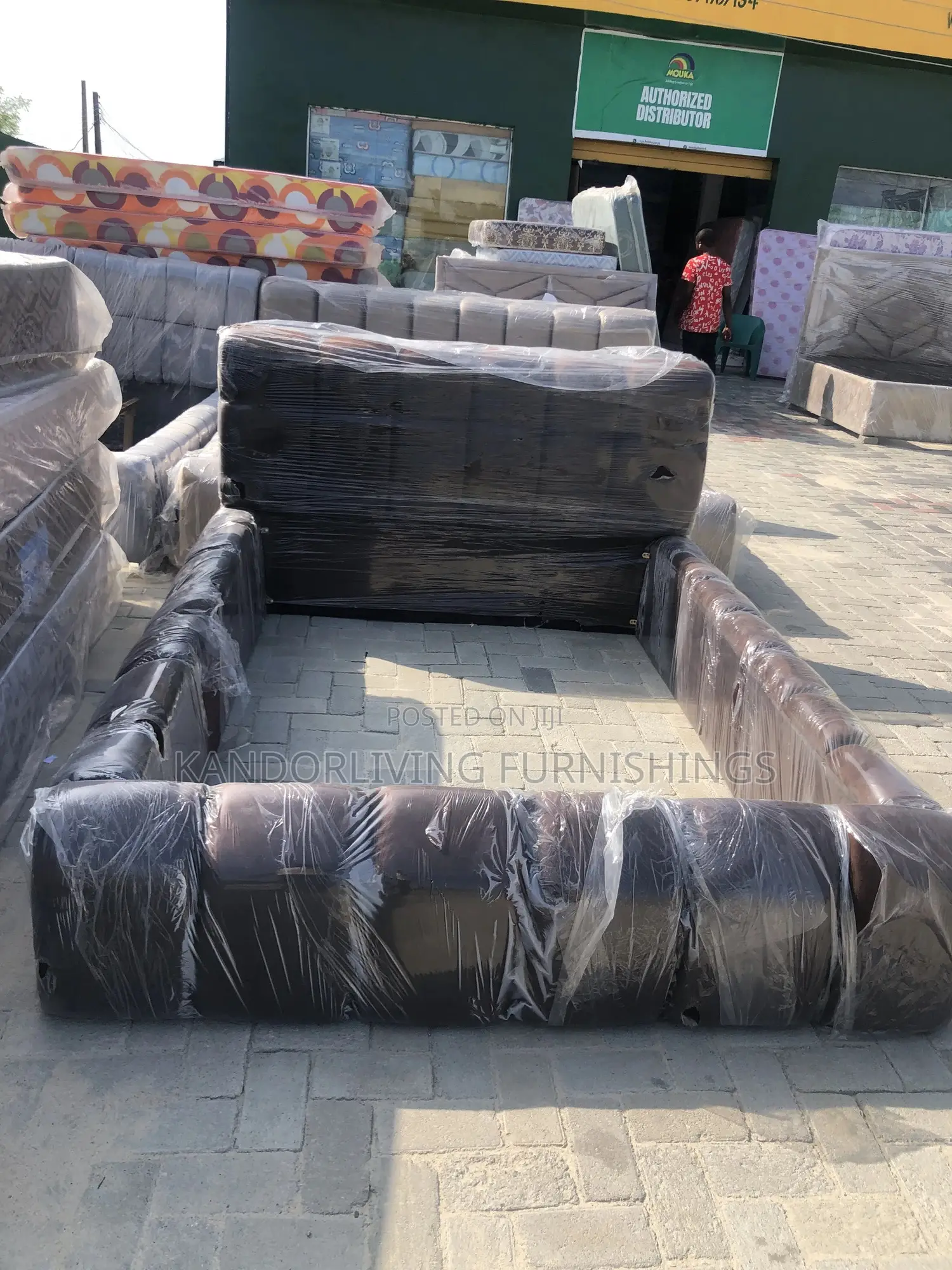 Puffy Design 4.5 by 6 Bed Frame